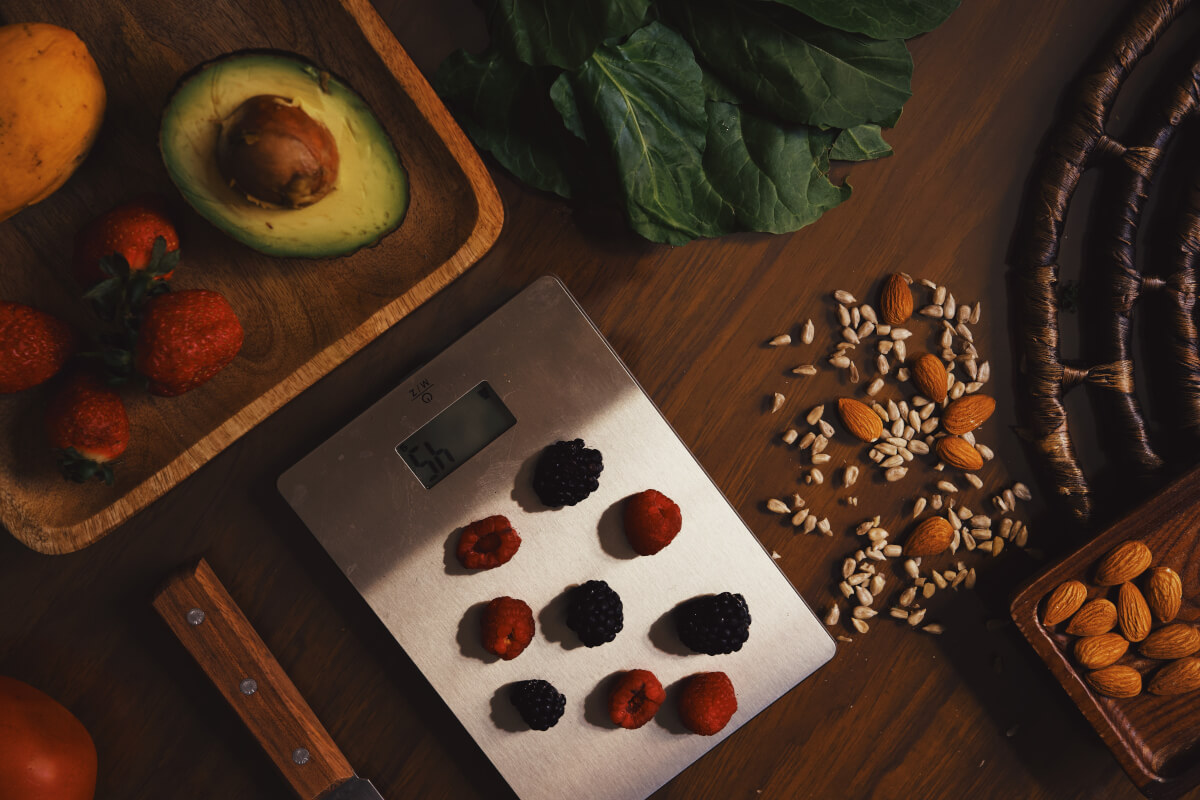 Macros, Calories, Grams and Ounces: What are the Differences?